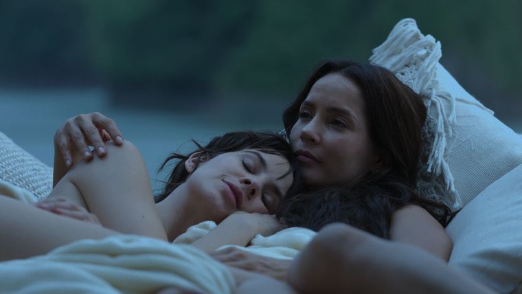 La huésped es una nueva serie de la N roja. La huésped es una nueva serie de la N roja.