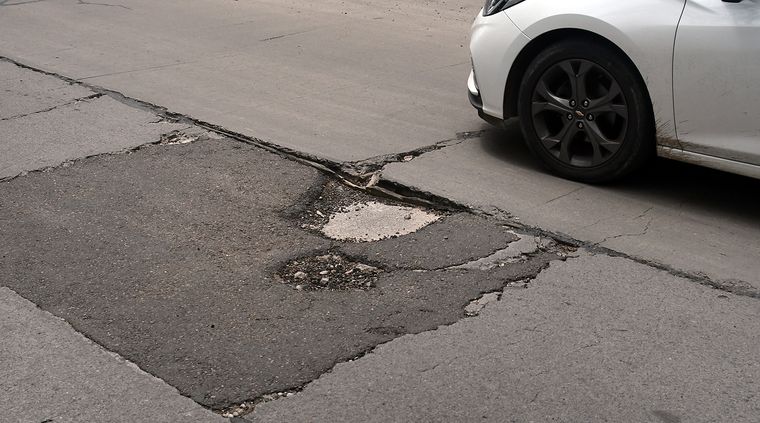 El demandate atribuyó los daños a su vehículo al mal estado del carril Rodríguez Peña y exigía una millonaria indemnización. El demandate atribuyó los daños a su vehículo al mal estado del carril Rodríguez Peña y exigía una millonaria indemnización.