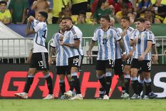 El efusivo festejo de Otamendi. Foto: EFE