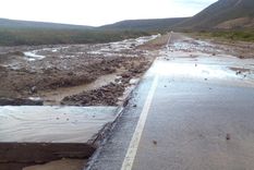 Las intensas lluvias habían dejado acumulaciones de barro que bloquearon el acceso a Las Leñas. Foto: Prensa Gobierno de Mendoza
