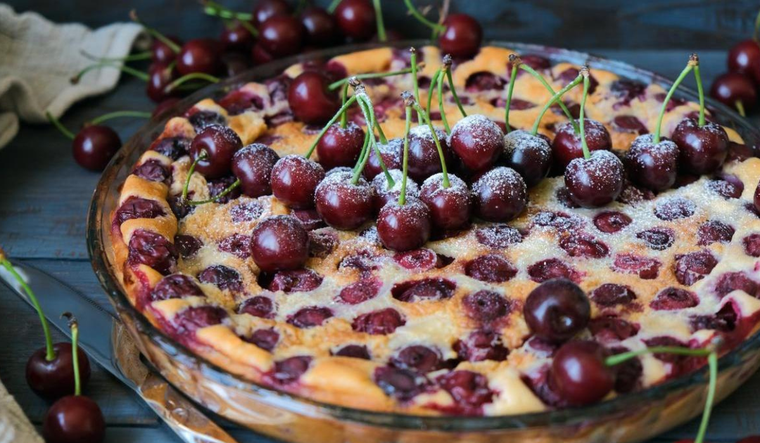 Clafoutis de cerezas: el postre francés perfecto para cualquier ocasión Foto: Diario información