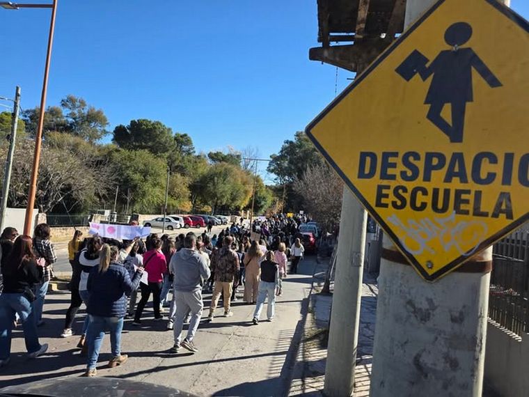 El Arzobispado de Córdoba confirmó el apartamiento de un sacerdote de un Jardín de Infantes de Villa Carlos Paz, en medio de la investigación por presuntos abusos.