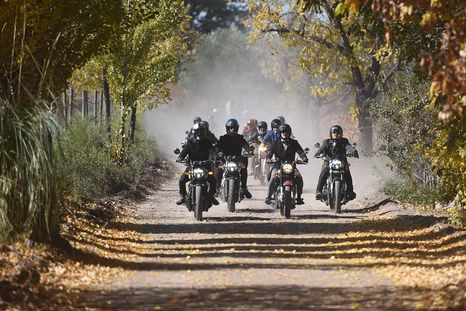 El tradicional Distinguished Gentleman’s Ride volvió a Mendoza con motos vintage, actividades culturales y un recorrido turístico. El tradicional Distinguished Gentleman’s Ride volvió a Mendoza con motos vintage, actividades culturales y un recorrido turístico.