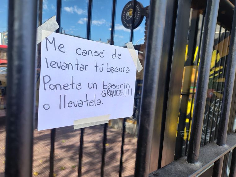 El mensaje que dejaron en el local de hamburguesas El mensaje que dejaron en el local de hamburguesas