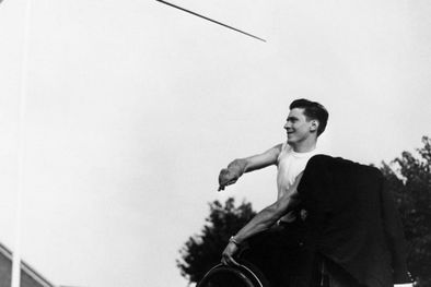 MDZol | Ivor Elmes, un expolicía palestino, compitiendo en los Juegos Stoke Mandeville en 1953. Foto: BETTMANN ARCHIVE/GETTY IMAGES Foto: BETTMANN ARCHIVE/GETTY IMAGES