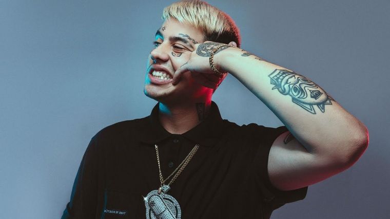 El artista posteó los videos en sus redes