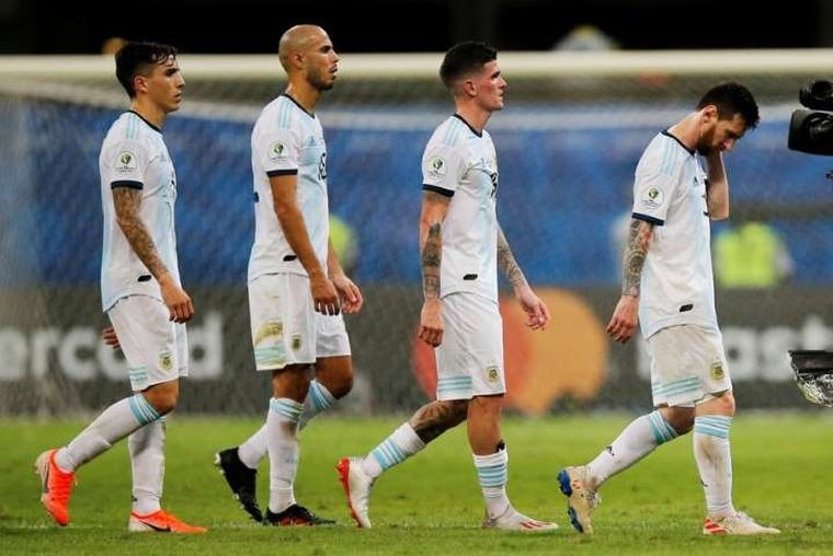 Saravia junto a Pizarro, De Paul y Messi durante la Copa América 2019.