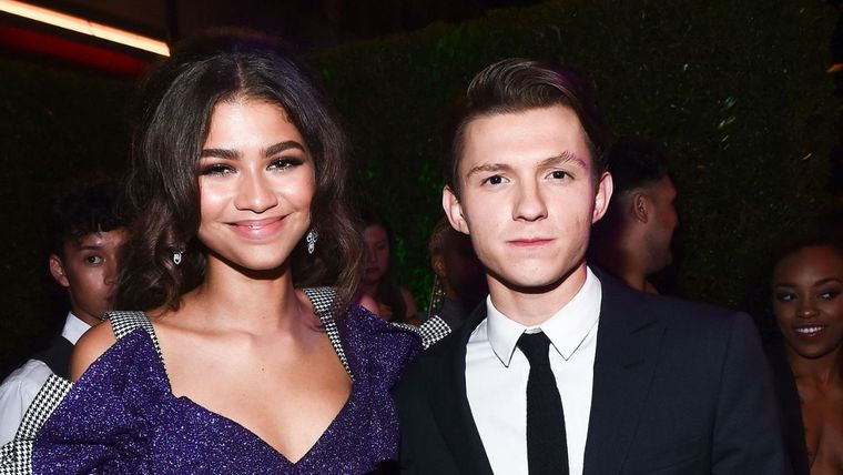 Foto: https://www.iberoshow.com.es/famosos/2021/8/24/tom-holland-zendaya-asistieron-juntos-una-boda-en-los-angeles-4991.html