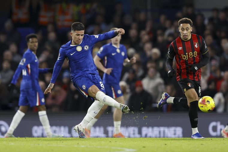 Con un golazo de Enzo Fernández, el Chelsea no pudo con el Bornemouth y se aleja de los primeros puestos de la Premier League.