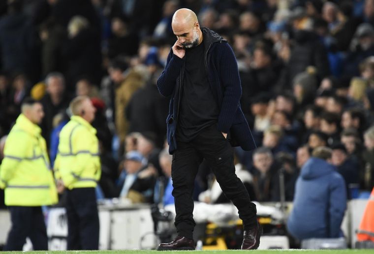 Pep Guardiola se hizo cargo de una mala decisión. Foto: EFE