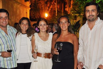 MDZol | El chef Matías Podestá, Beatriz Barbera y Lourdes Gutiérrez, Catalina Grandval y Juan Pablo Angelillo, de Lagarde. Foto: Gerardo Gómez/MDZ