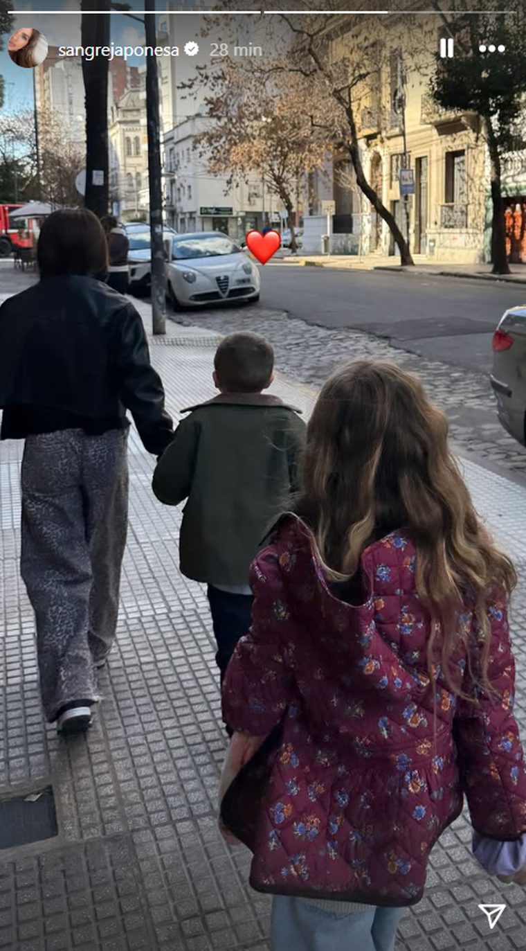 La China Suárez junto a sus tres hijos. Foto: captura de pantalla Instagram/ @sangrejaponesa. La China Suárez junto a sus tres hijos. Foto: captura de pantalla Instagram/ @sangrejaponesa. 