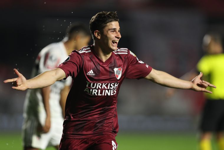 Julián Álvarez Julián Álvarez celebra su gol para River Foto: EFE
