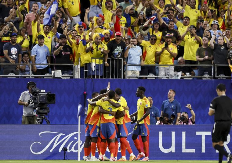 El festejo de los jugadores colombianos. Foto: EFE
