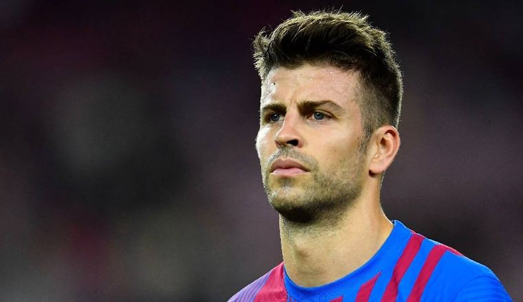 Adiós El futbolista del Barcelona puso fin a su carrera.