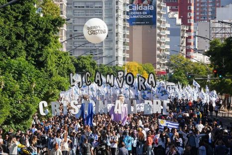 La Cámpora movilizó con un claro apoyo a CFK La Cámpora movilizó con un claro apoyo a CFK