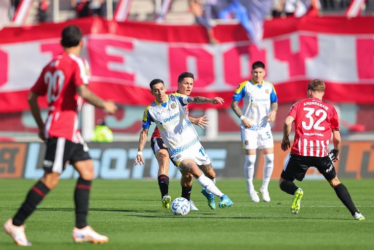Ángel Di María empató la final con un verdadero golazo de tiro libre.&nbsp;