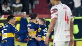 El Ruso Ascacibar festeja uno de sus últimos goles. El mediocampista llega dulce.&nbsp;