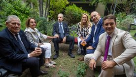 Importantes empresarios y emprendedores mendocinos fueron a felicitar y a compartir con la galardonada este especial reconocimiento. En la nota, los pormenores y la galería de fotos, al final.