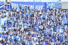 Los hinchas del Tomba comienzan a llenar las tribunas del Gambarte. Los hinchas del Tomba comienzan a llenar las tribunas del Gambarte.