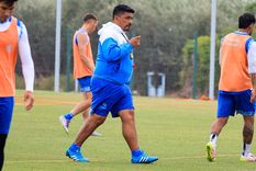 El Turco Asad mete mano en el equipo. El Turco Asad mete mano en el equipo.