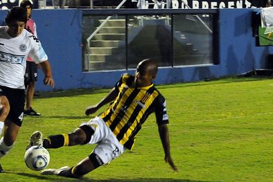 MDZol | Sobre el final la Lepra logró un buen triunfo. Foto: Nacho Gaffuri / MDZ