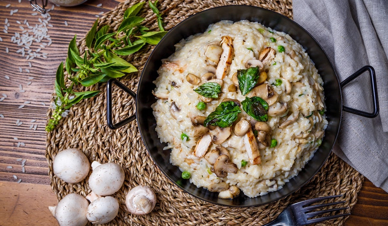 Eleva tu cocina con nuestro risotto de champiñones gourmet Foto: Shutterstock