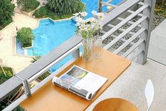 Estos muebles plegables son ideales para los balcones o jardines pequeños.