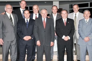 MDZol | Gerentes de concesionarios y directivos de APROCAM: Arnaldo Gozzo, Guido Calzetti, Hugo Negri, Cristian Mena, Francisco Acosta, Carlos Messina, Quique Torres, Sergio Cónsoli y Fermín Ferri. Foto: Gentileza