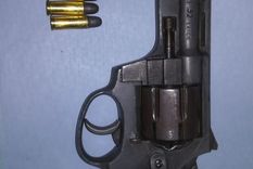 El arma secuestrada Durante los operativos se encontró un revólver 32 largo que será periciado. Foto: Ministerio de Seguridad. Foto: Archivo MDZ