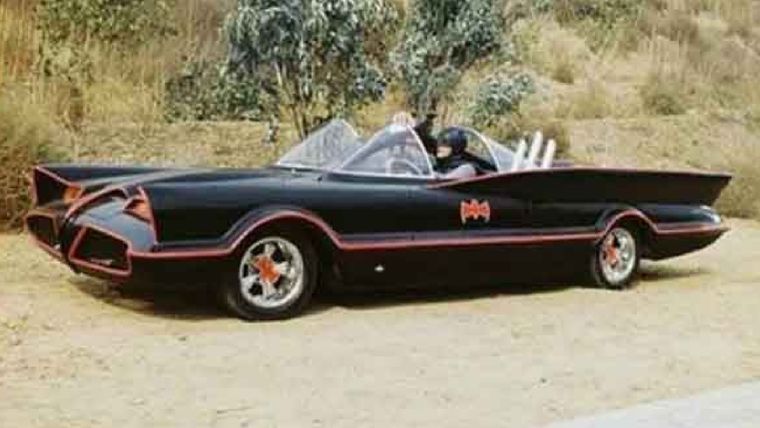 Batimóvil El auto de Batman es uno modelos más emblemáticos de la televisión y el cine.
