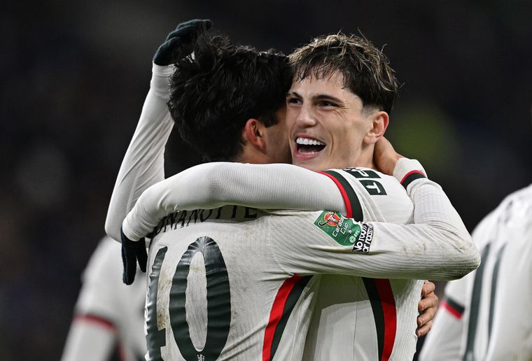 Alejandro Garnacho fue clave en el triunfo del Chelsea ante Cardiff.