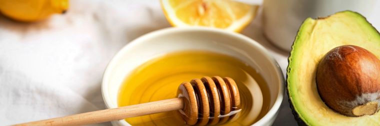 Con palta madura, miel y yogur, esta receta casera se prepara en pocos minutos y se aplica sobre la piel limpia. Con palta madura, miel y yogur, esta receta casera se prepara en pocos minutos y se aplica sobre la piel limpia.