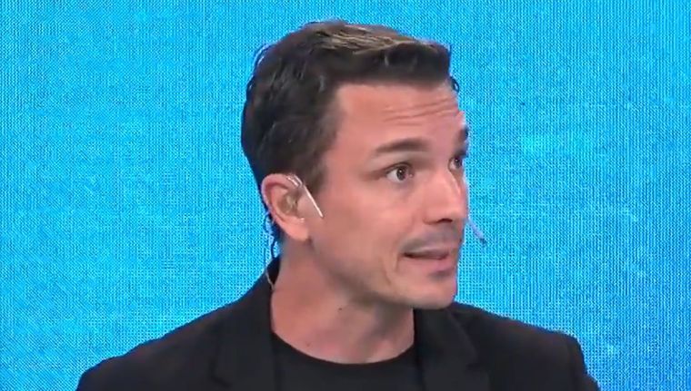 El comunicador se emocionó en vivo. Foto: Captura de pantalla: América TV