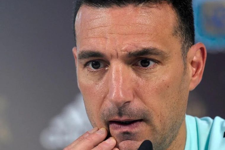 Scaloni disfrutó del doblete de un jugador que quiere meterse en la Selección argentina.