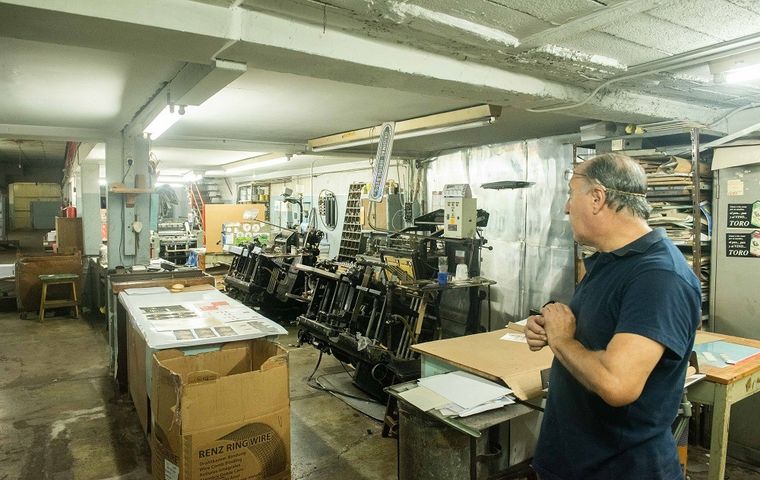 Además de garantizar la continuidad de los puestos de trabajo, la cooperativa impulsó espacios de capacitación en oficios, brindó soluciones gráficas accesibles y articulación de proyectos productivos y socioeducativos con la UNCuyo, organismos provinciales y nacionales. Además de garantizar la continuidad de los puestos de trabajo, la cooperativa impulsó espacios de capacitación en oficios, brindó soluciones gráficas accesibles y articulación de proyectos productivos y socioeducativos con la UNCuyo, organismos provinciales y nacionales.