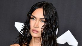 Megan Fox cautiva las redes sociales con atrevidos looks.