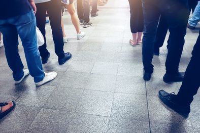 MDZol | Hubo filas interminables en locales de una lencería que anunció liquidación por cierre Foto: Shutterstock