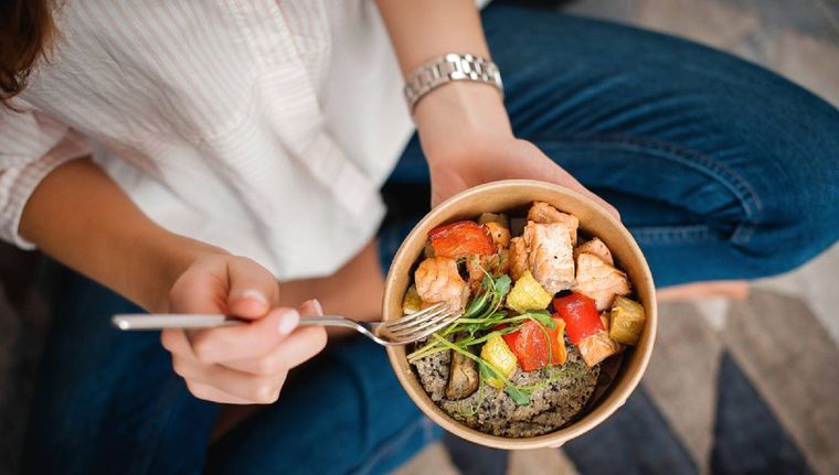 Los alimentos que generan mayor felicidad según Harvard (Shutterstock).