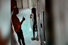 Las cámaras del edificio registraron cuando la mujer ingresó al departamento de la víctima