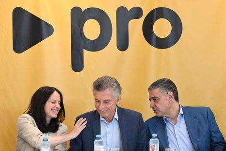 Mauricio Macri junto con Jorge Macri y Soledad Martínez en la cumbre del PRO. Mauricio Macri junto con Jorge Macri y Soledad Martínez en la cumbre del PRO.