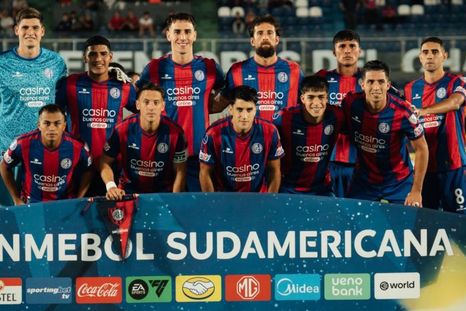 El once titular que eligió Gustavo Álvarez para el debut de San Lorenzo en el estadio Defensores de Chaco de Asunción. El once titular que eligió Gustavo Álvarez para el debut de San Lorenzo en el estadio Defensores de Chaco de Asunción.
