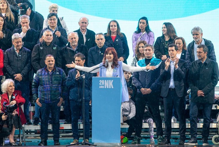 La vicepresidenta Cristina Kirchner durante el acto en la plaza de Mayo Foto: Noticias Argentinas