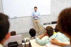 Cada 17 de septiembre, celebramos en Argentina el Día del Profesor, una fecha consagrada a honrar la labor de quienes dedican su vida a educar y formar a las futuras generaciones. Foto: Archivo MDZ