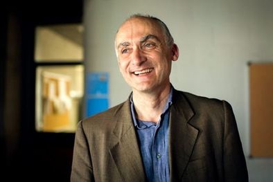 MDZol | Foto: JORDI ESTEBAN. Josep María Esquirol es un filósofo español reconocido por acuñar la filosofía de la proximidad para describir su pensamiento.