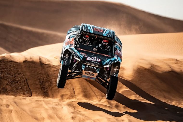 Nicolás Cavigliasso y Valentina Pertegarini celebraron una victoria clave en la 11ª etapa del Dakar.
