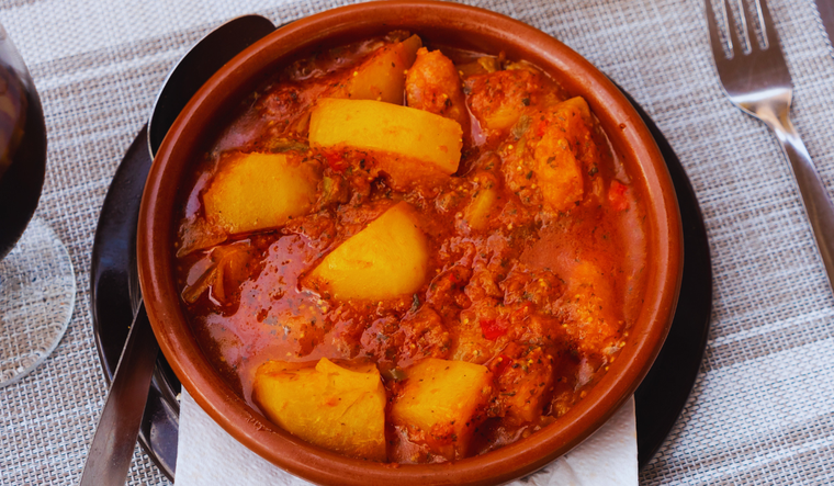 La receta se ha mantenido casi intacta por generaciones, demostrando la fuerza de la cocina regional espa&ntilde;ola.
