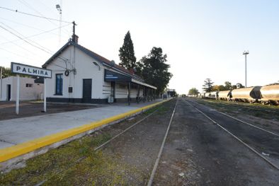 MDZol | El tren de pasajeros que conecta Mendoza con la Ciudad de Buenos Aires llegó este miércoles a la Estación Palmira. Foto: Maximiliano Ríos/MDZ