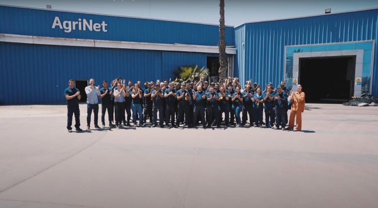 Parte del equipo completo que logró la certificación Great Place to Work Foto: Agrinet