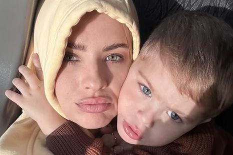 La China compartió el nuevo estilo de su hijo. La China compartió el nuevo estilo de su hijo.